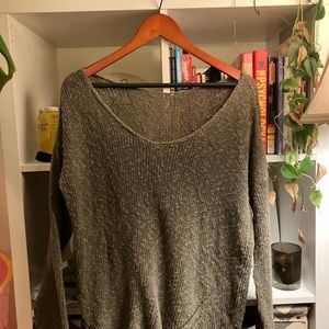A knitted Greyish/Green sweater